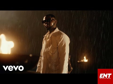 VIDEO : Kizz Daniel – Pour Me water (Put Hand For Breast)